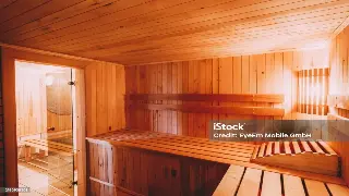 舒缓身心，告别疲劳：南昌办公室白领必备自我按摩技巧 poster