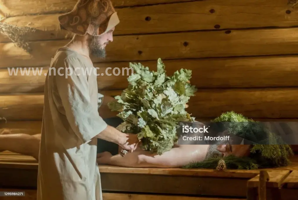 按摩球在脚底滚动