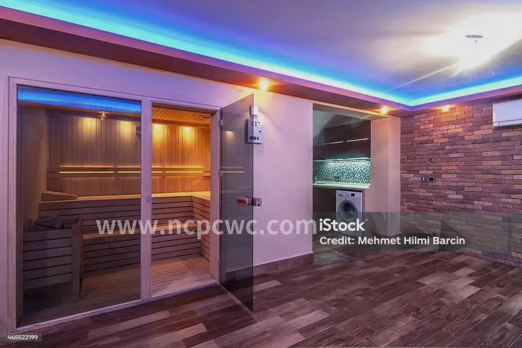 桑拿后的冷水浴